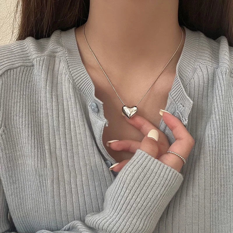 Delicate Heart Pendant Necklace – Gold Clavicle Chain with Exquisite Crystal Zircon