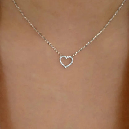 Delicate Heart Pendant Necklace – Gold Clavicle Chain with Exquisite Crystal Zircon